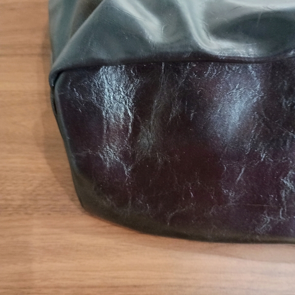 Elegant Black Vegan Leather Tote Bag - Picture 4 of 8